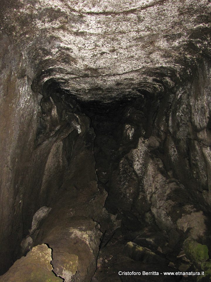 Grotta Intraleo